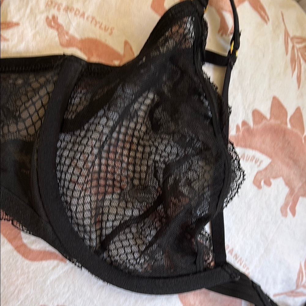 Victoria's Secret Black Lace + Fishnet Bra with Double Strap Detail in Size 36C - Picture 7 of 7